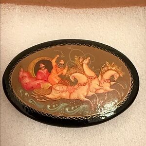 Vintage Russian Hand Painted Black Lacquer Brooch Pin Troikas